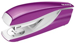 Nexxt Büroheftgerät (Metall) violett metallic, 65 mm, Heftleistung: 30 Blatt (80 g/m²)